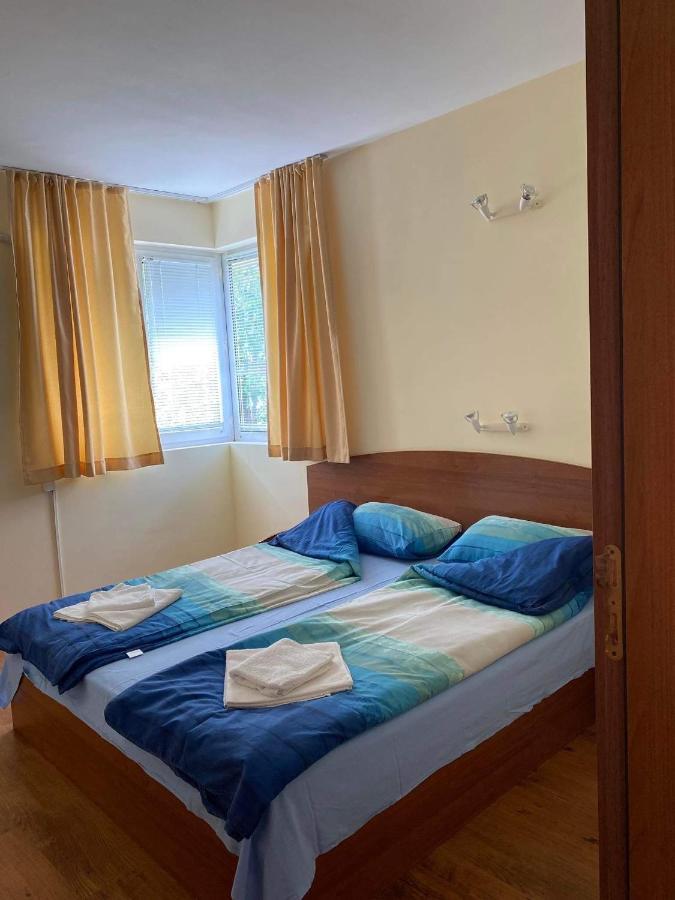 Family Hotel Neptun - Лозенець Екстер'єр фото