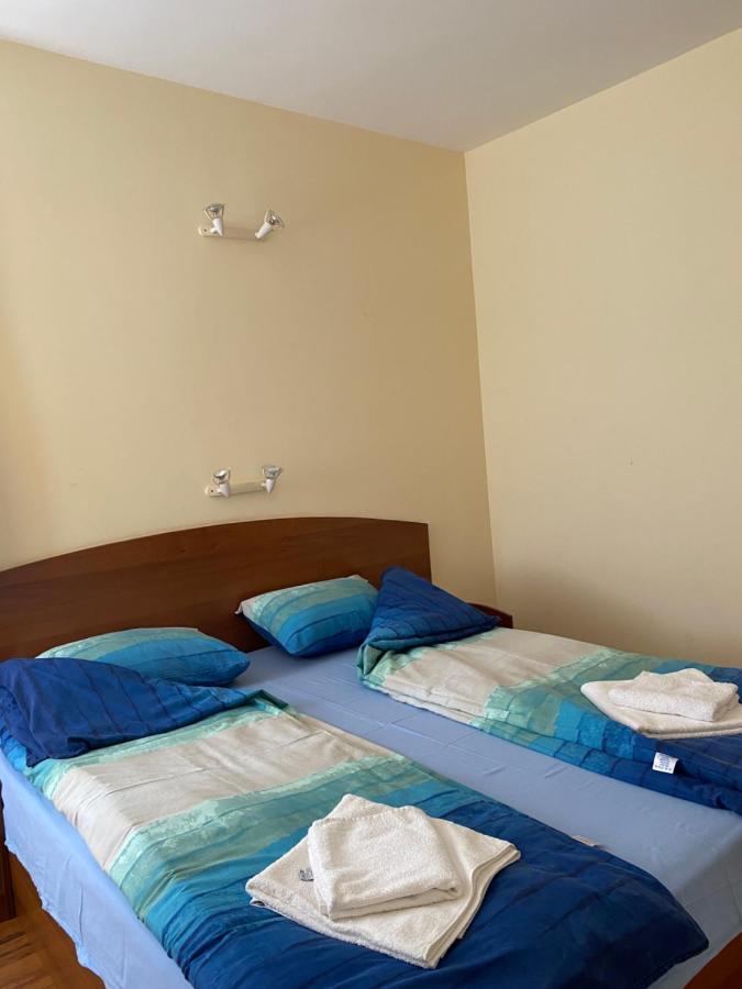 Family Hotel Neptun - Лозенець Екстер'єр фото
