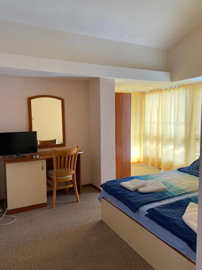 Family Hotel Neptun - Лозенець Екстер'єр фото