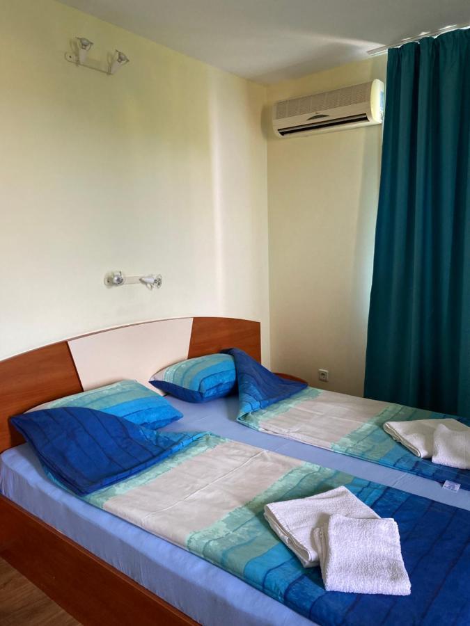 Family Hotel Neptun - Лозенець Екстер'єр фото