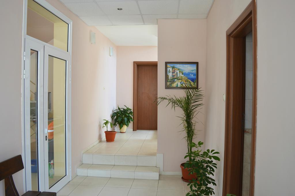 Family Hotel Neptun - Лозенець Екстер'єр фото
