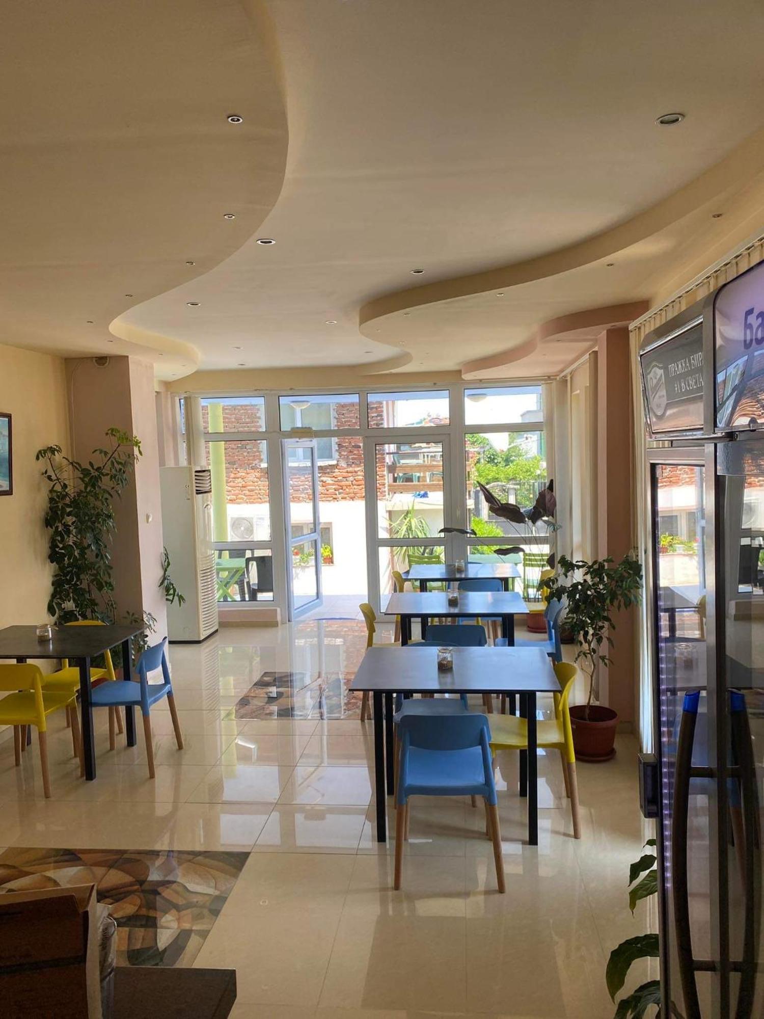 Family Hotel Neptun - Лозенець Екстер'єр фото